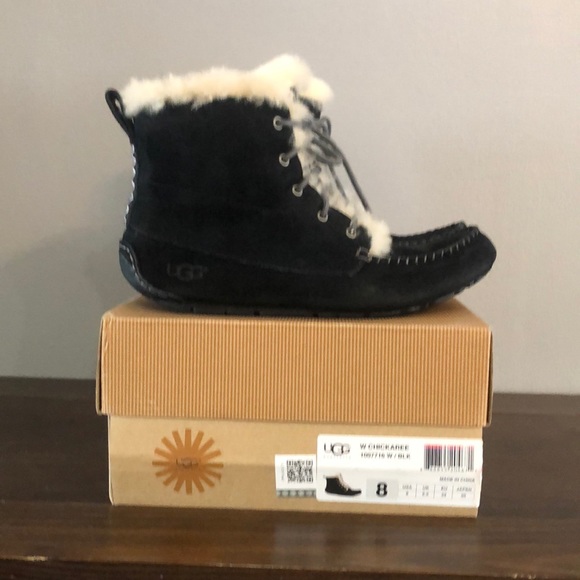 UGG Shoes - Uggs